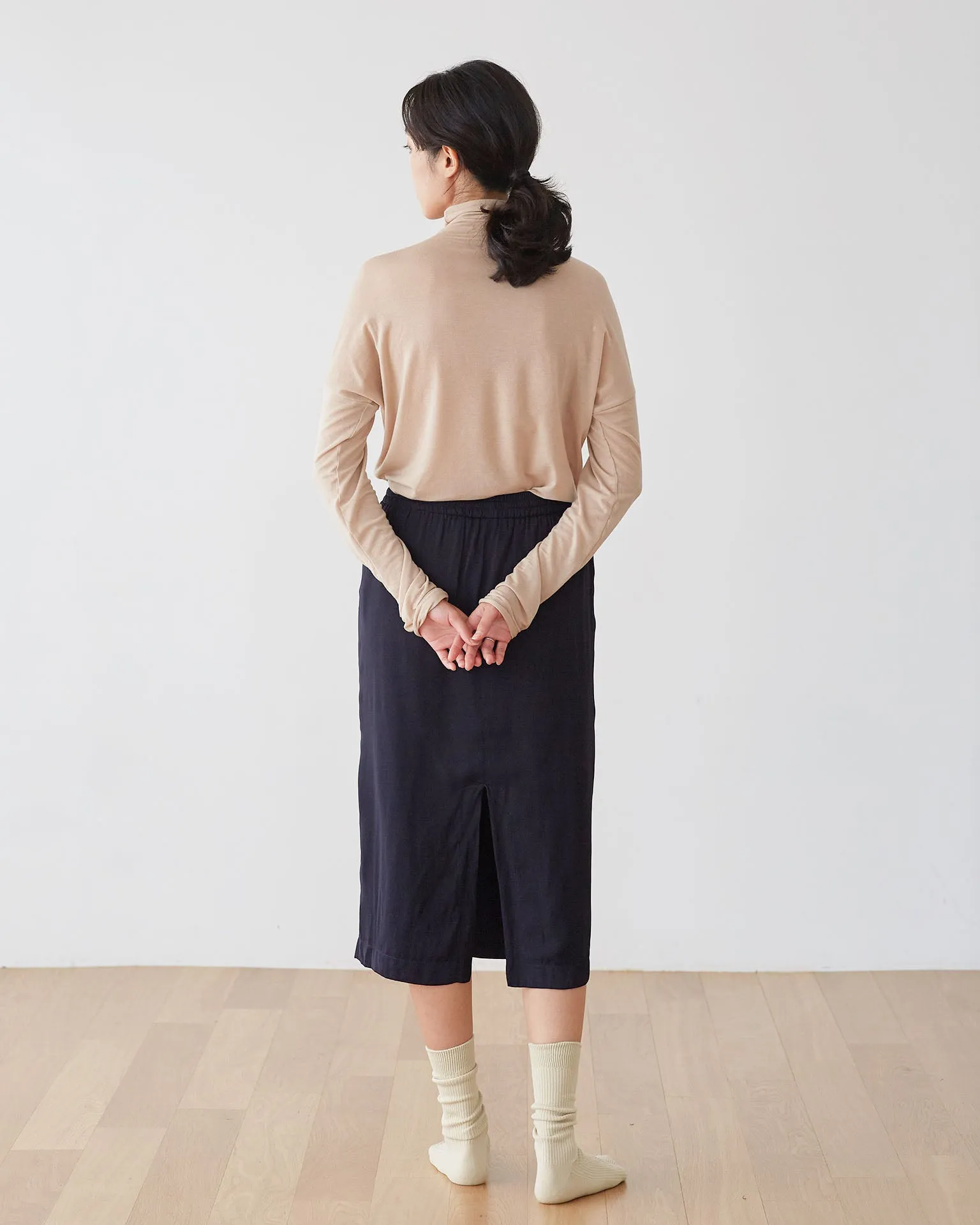 Classic H-Line Skirt / Deep Navy