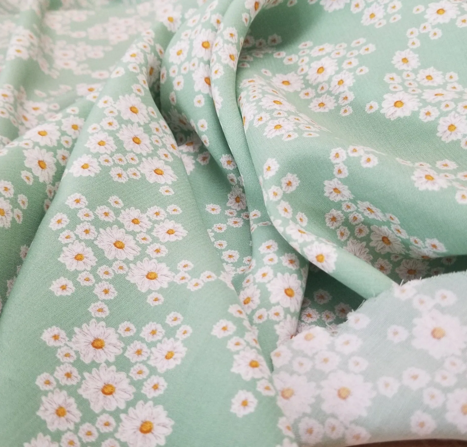 End of Bolt: 2.5 yards of Daisy Floral Mint Green Floral Rayon Textured Woven-remnant