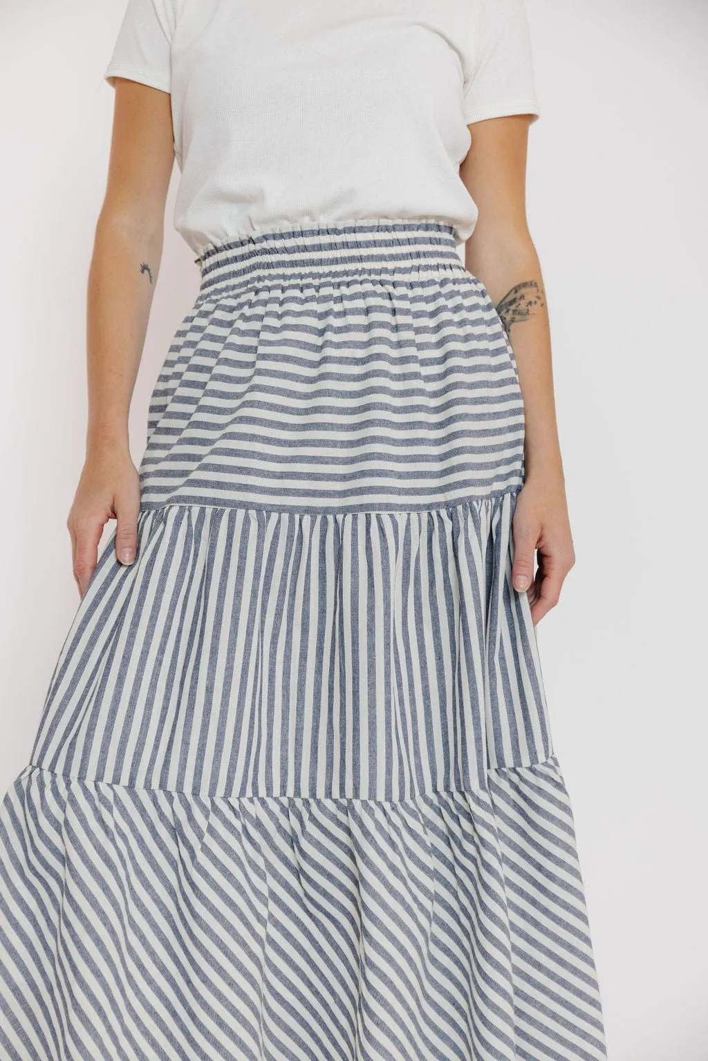 Nara Skirt in White/Navy